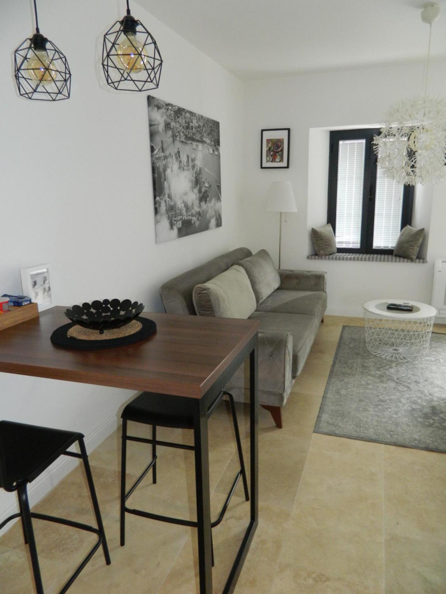 Rose Downtown Apartment Podgoriţa Exterior foto