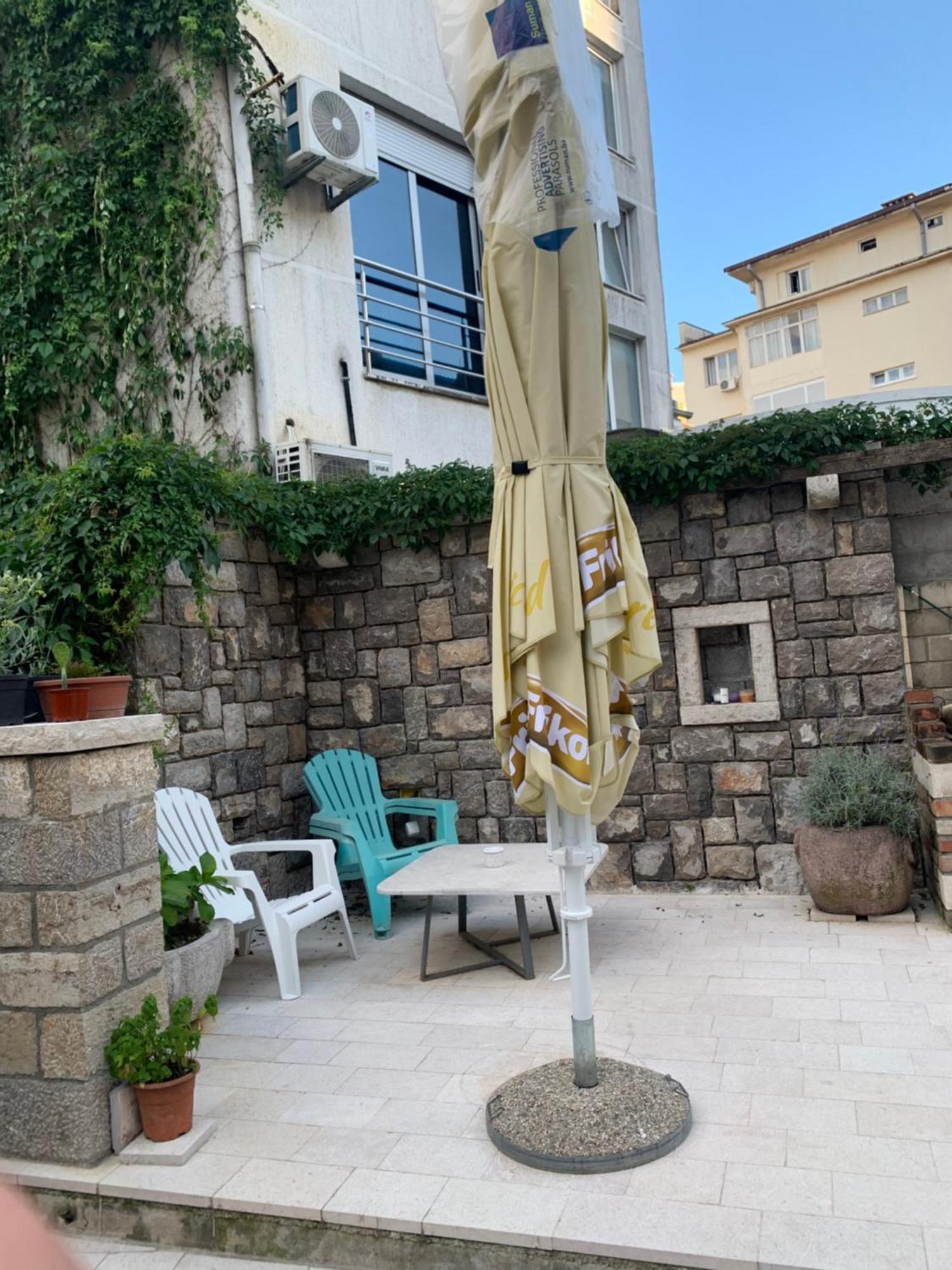 Rose Downtown Apartment Podgoriţa Exterior foto